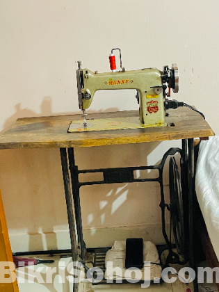 RANNY Sewing machine
